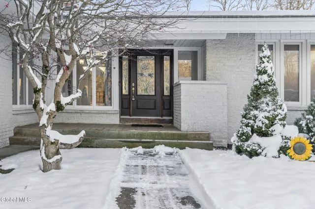 $375,000 | 268 Golf Course Road, Amsterdam, NY 12010