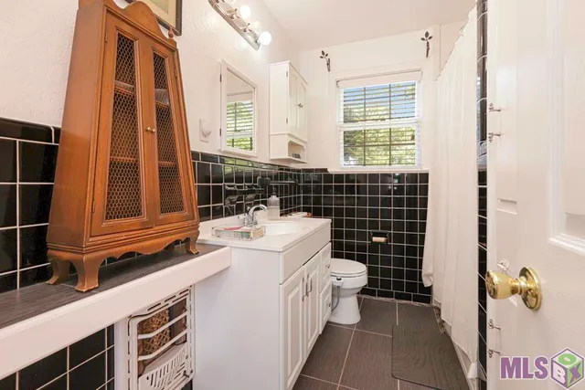 $1,995 | 10044 Mollylea Drive, Baton Rouge, LA 70815