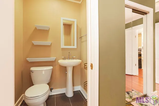 $1,995 | 10044 Mollylea Drive, Baton Rouge, LA 70815