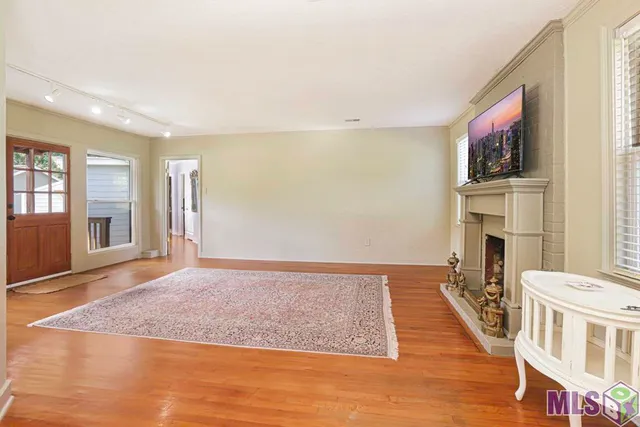 $1,995 | 10044 Mollylea Drive, Baton Rouge, LA 70815