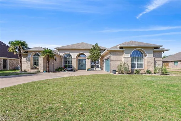 $550,000 | 936 Queen Elizabeth Drive, Waco, TX 76657