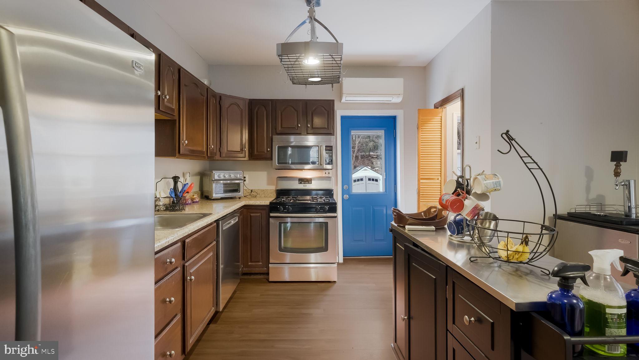 490 Ripka Street Philadelphia, PA 19128 - Photo 8 of 25