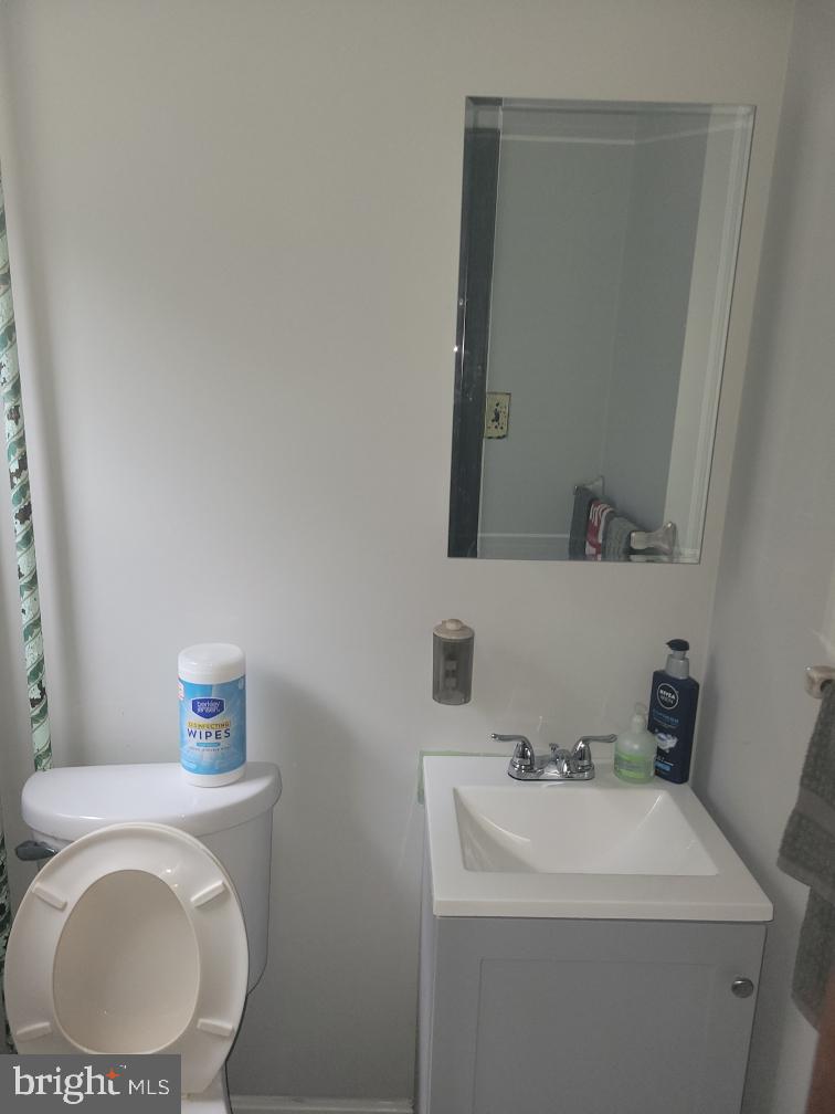 490 Ripka Street Philadelphia, PA 19128 - Photo 10 of 25