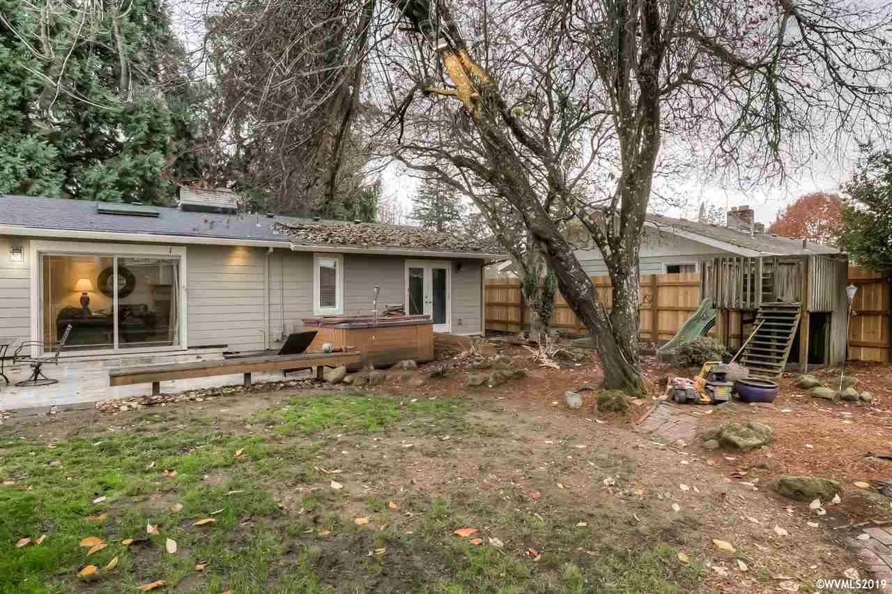 1013 Rafael Avenue North Keizer, OR 97303 - Photo 34 of 36