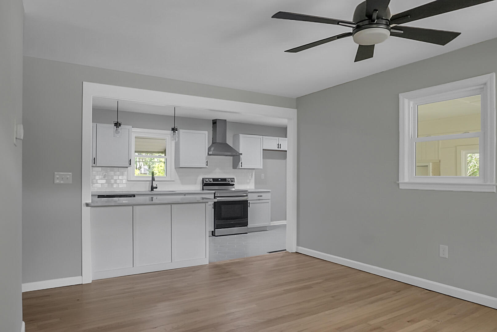 1775 Dogwood Road Charleston, SC 29414 - Photo 5 of 31 DSC07381