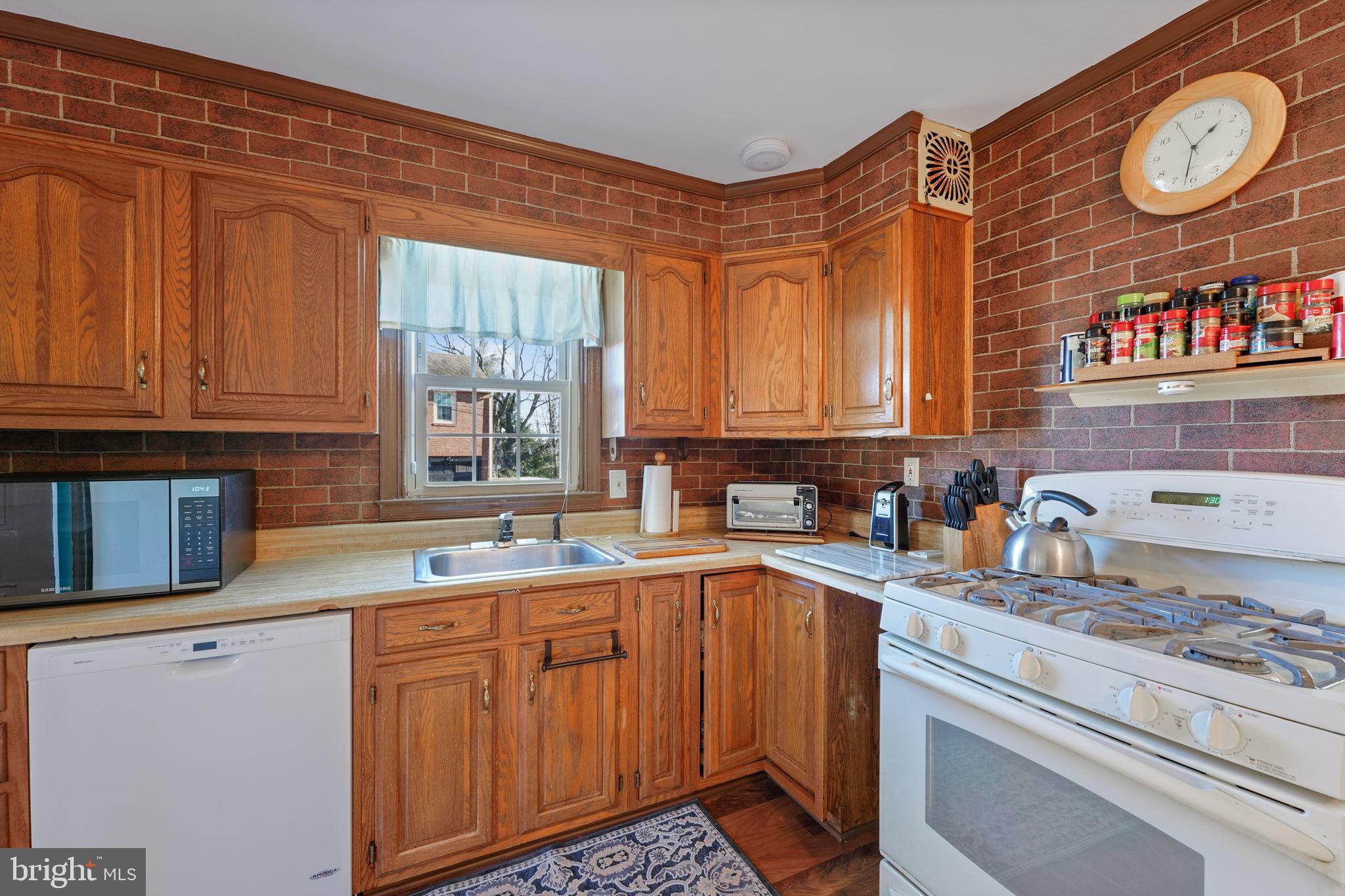 24 Providence Road Morton, PA 19070 - Photo 14 of 27 Gas Cooking
