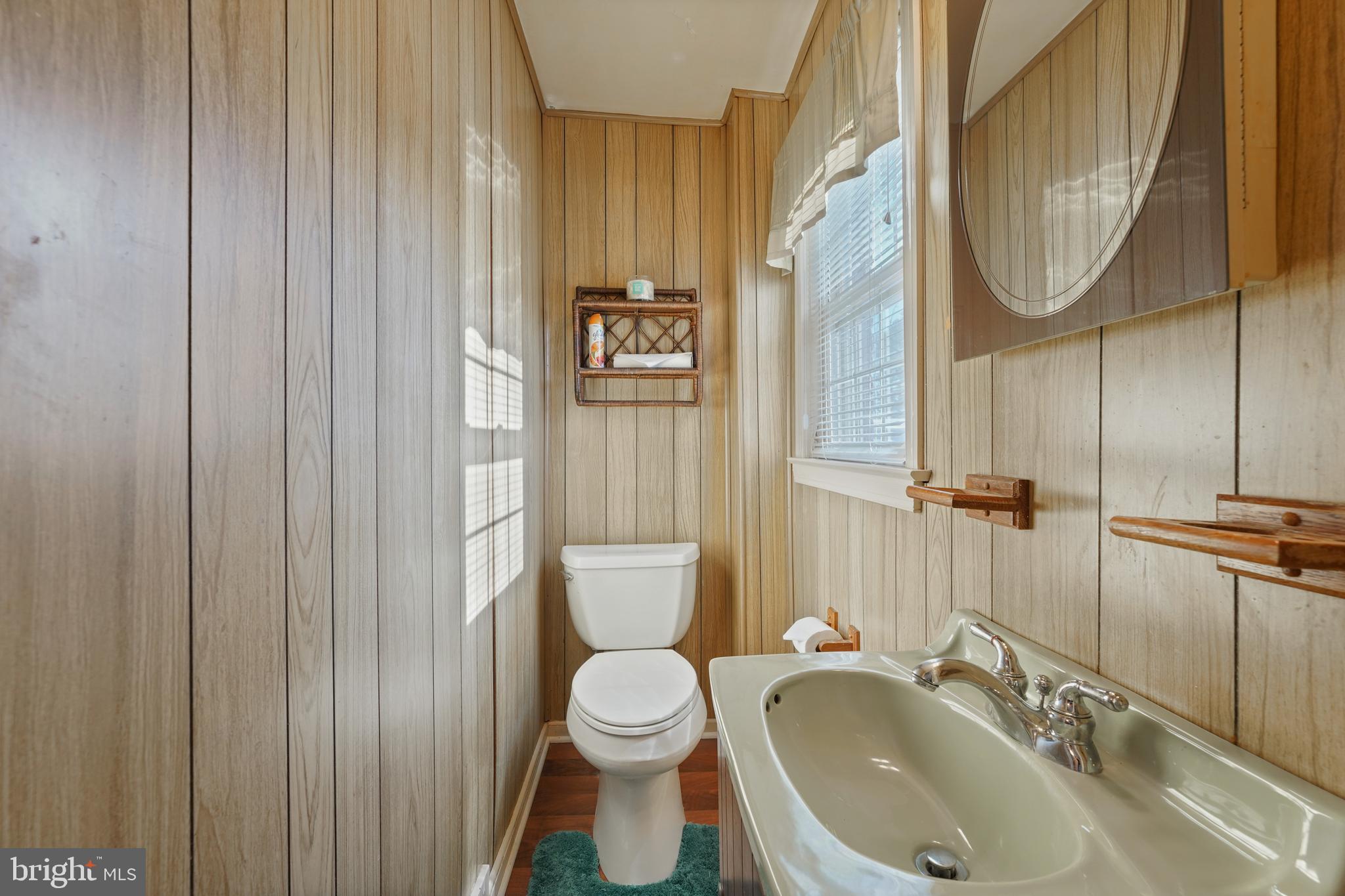 24 Providence Road Morton, PA 19070 - Photo 16 of 27 First floor Powder room