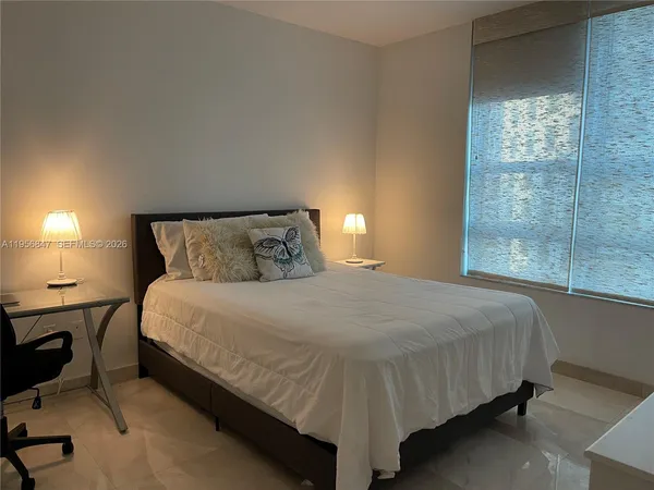 $3,150 | 950 Brickell Bay Drive, Unit 1402, Miami, FL 33131