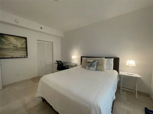 $3,150 | 950 Brickell Bay Drive, Unit 1402, Miami, FL 33131