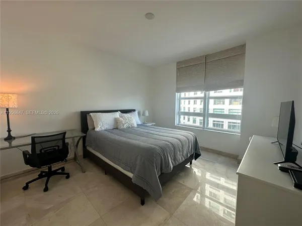 $3,150 | 950 Brickell Bay Drive, Unit 1402, Miami, FL 33131