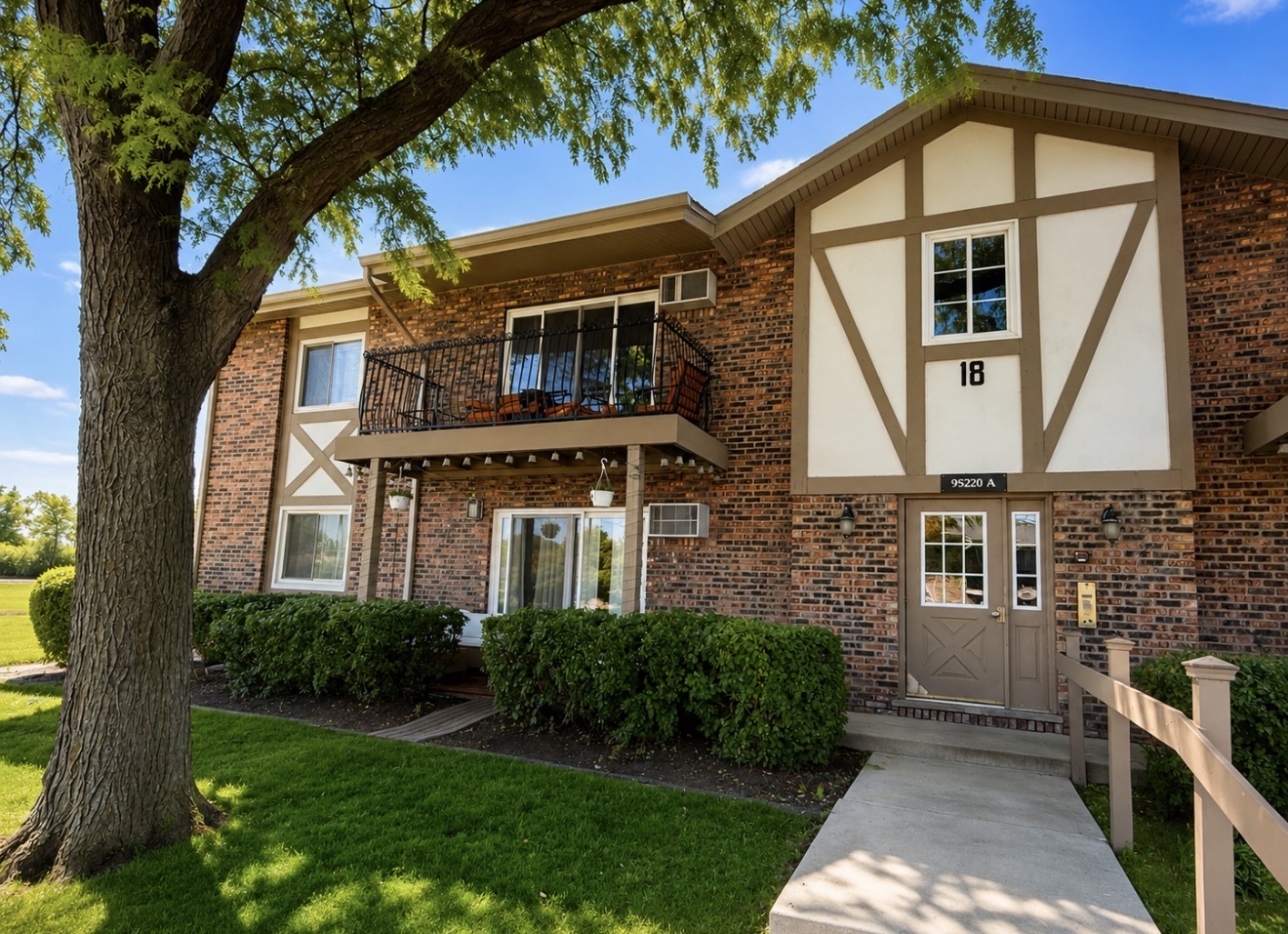 9-s220 S Frontage Road, Unit 101 Darien, IL 60527 - Photo 1 of 14