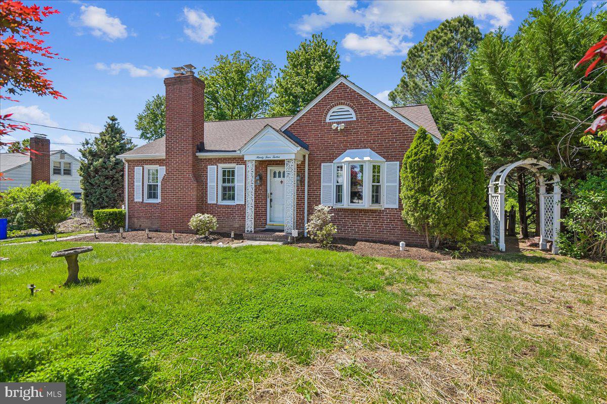 9412 Dana Vista Road Baltimore, MD 21236 - Photo 1 of 22 Storybook charm!