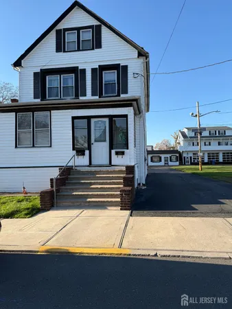 $2,000 | 24 Howard Street, Unit 1, Perth Amboy, NJ 08861