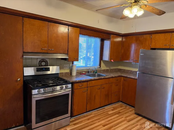 $2,000 | 24 Howard Street, Unit 1, Perth Amboy, NJ 08861