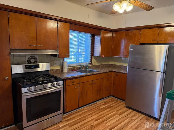 $2,000 | 24 Howard Street, Unit 1, Perth Amboy, NJ 08861