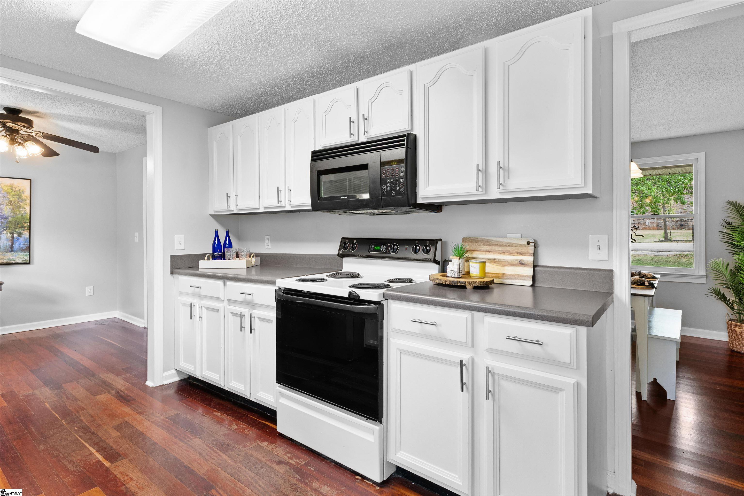 79 Wofford Road Taylors, SC 29687 - Photo 7 of 30