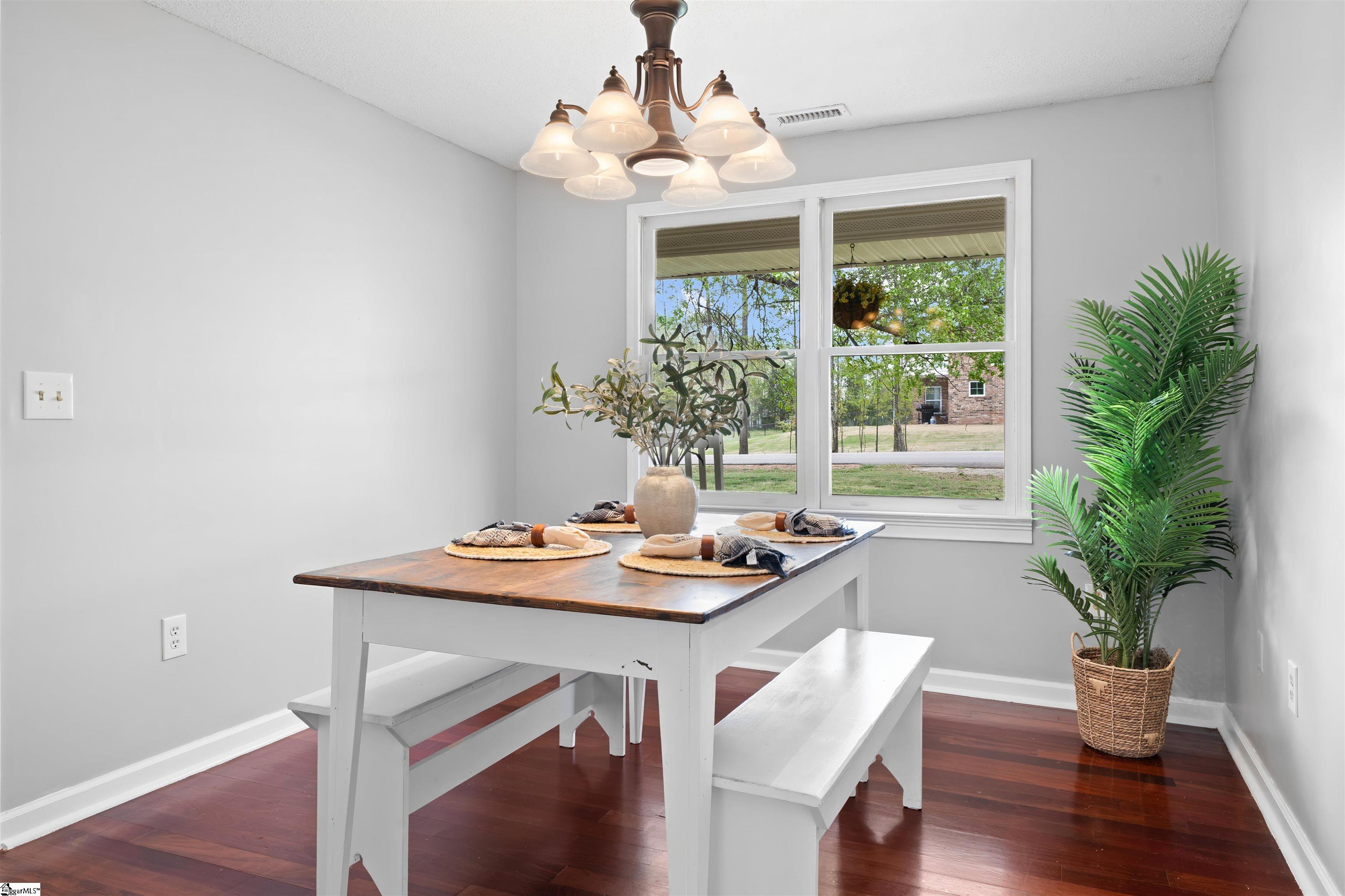 79 Wofford Road Taylors, SC 29687 - Photo 8 of 30