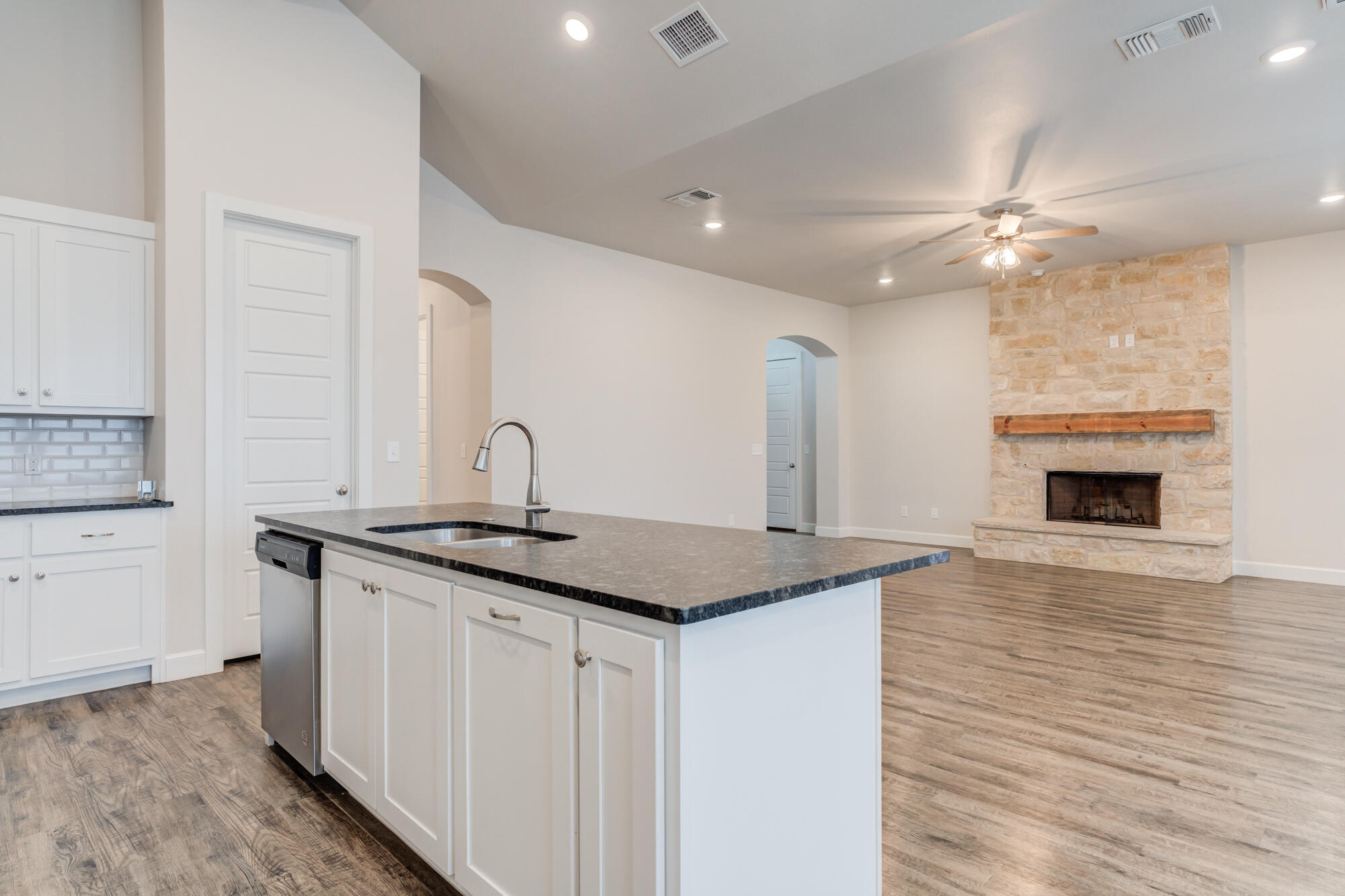 6924 18th Street Lubbock, TX 79416 - Photo 16 of 41 DSC00801_2_3_4_5