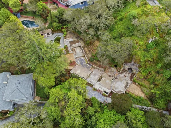 $4,950,000 | 3035 Canyon Road, Burlingame, CA 94010