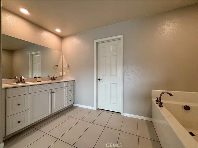 $4,195 | 14414 Strawberry Lane, Unit 2, Gardena, CA 90247
