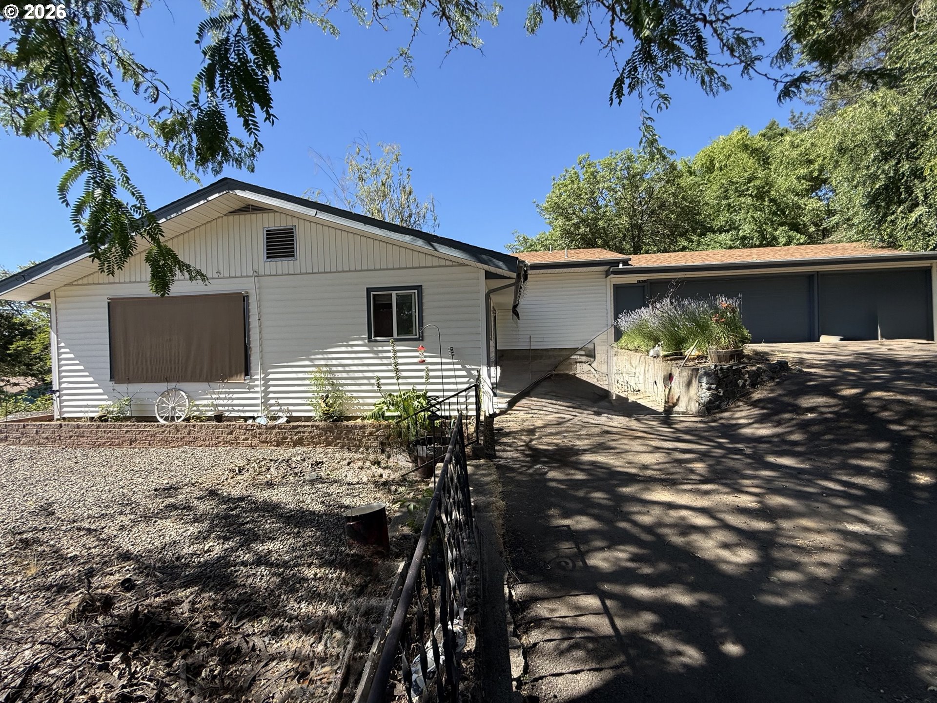 150 Southwest Brantley Drive Winston, OR 97496 - Photo 2 of 16