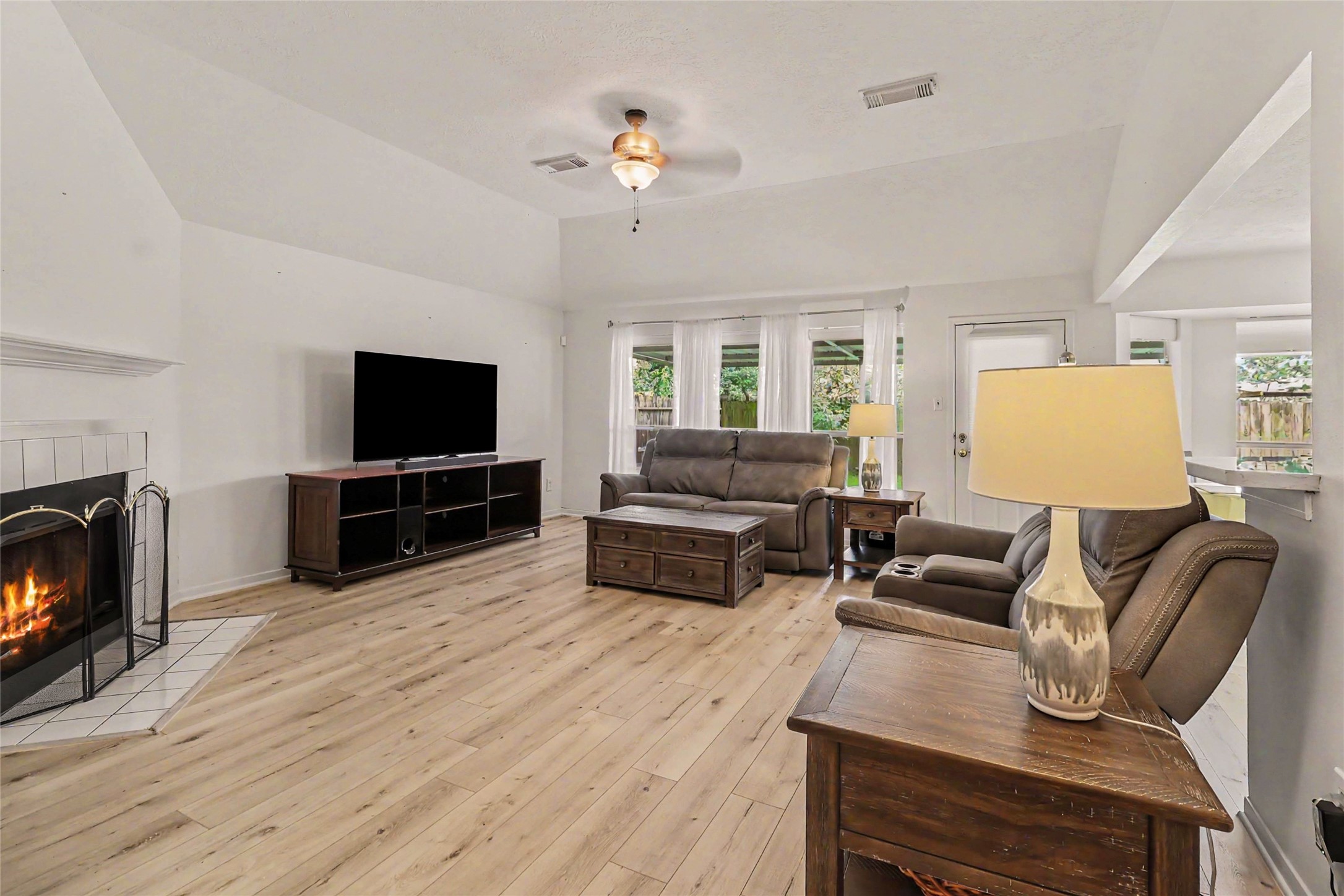 4802 Stonebridge Street Baytown, TX 77521 - Photo 8 of 34