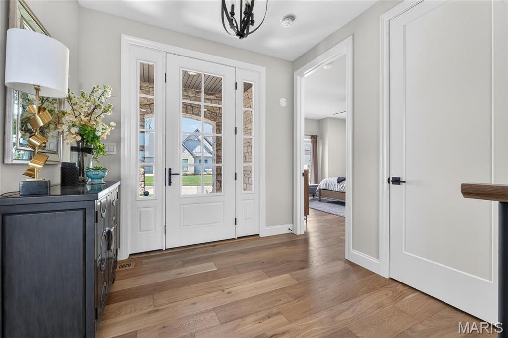 1228 Gooseberry Lane Chesterfield, MO 63005 - Photo 4 of 87