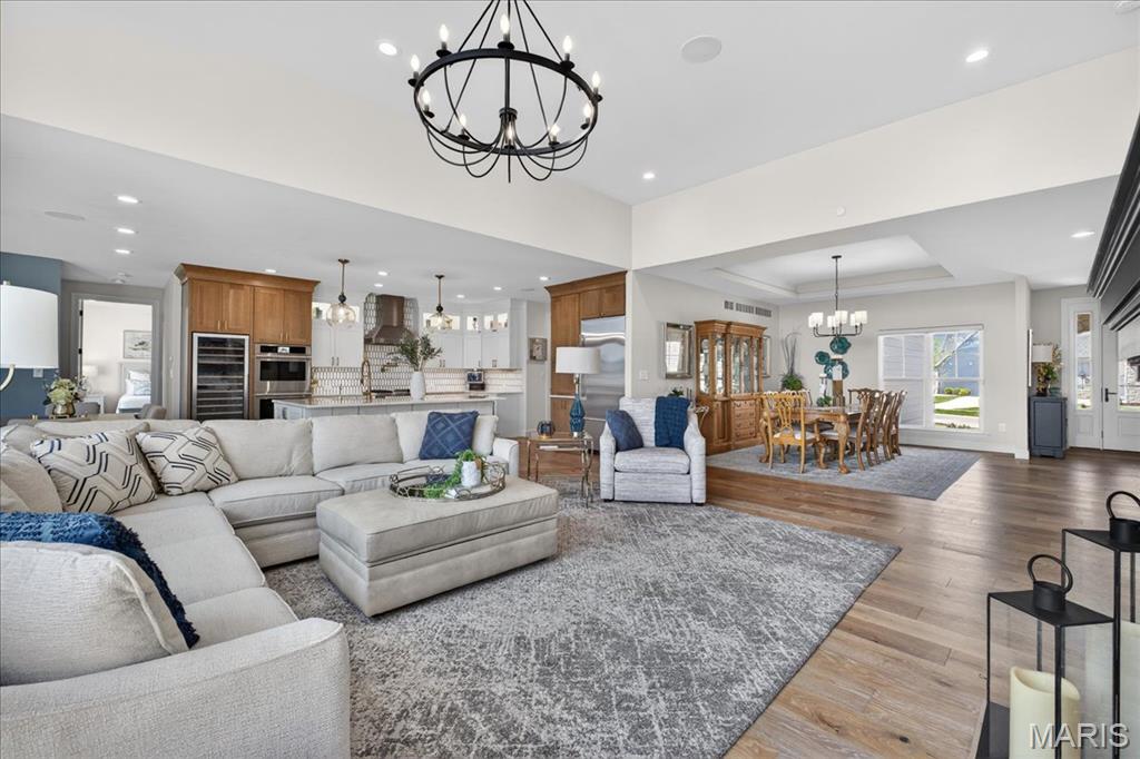 1228 Gooseberry Lane Chesterfield, MO 63005 - Photo 9 of 87