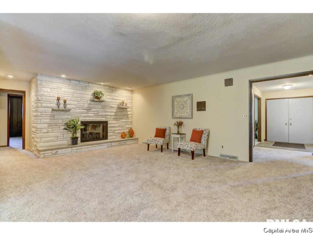 1 Columbine Lane Springfield, IL 62712 - Photo 12 of 30 Gallery Image 12