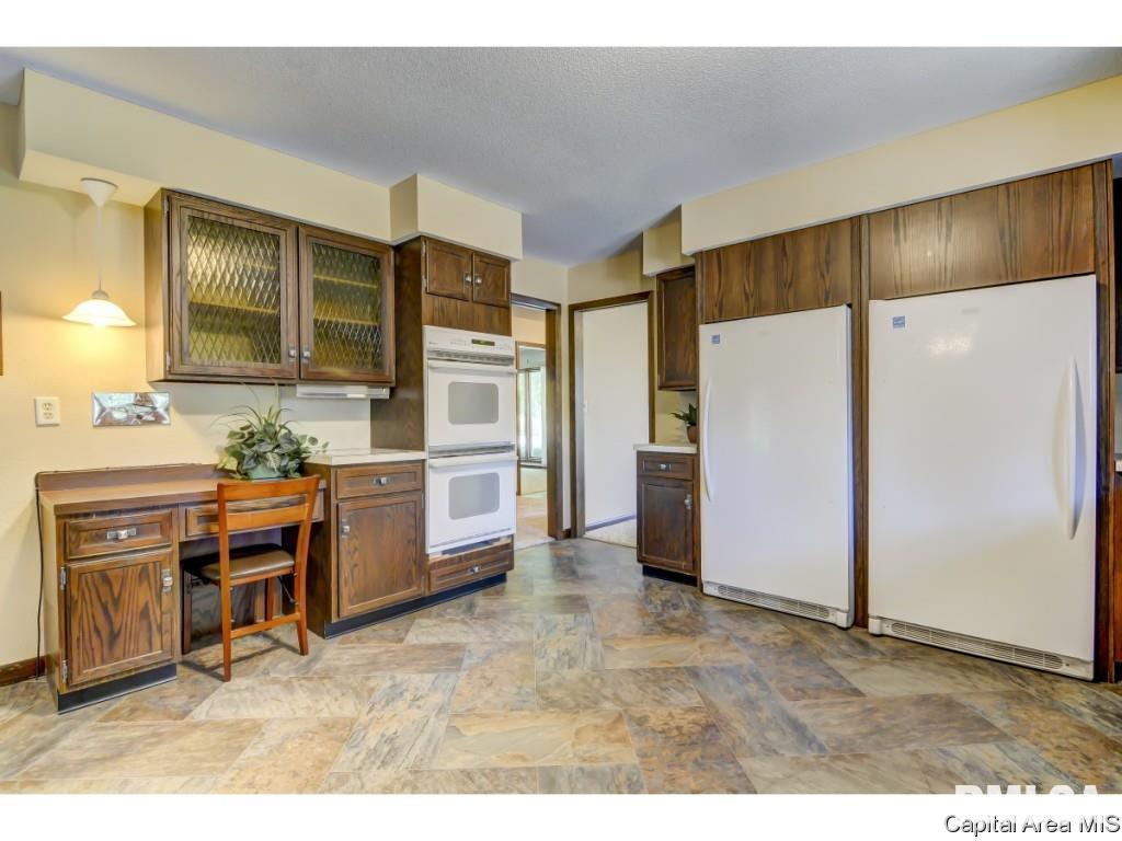 1 Columbine Lane Springfield, IL 62712 - Photo 4 of 30 Gallery Image 4