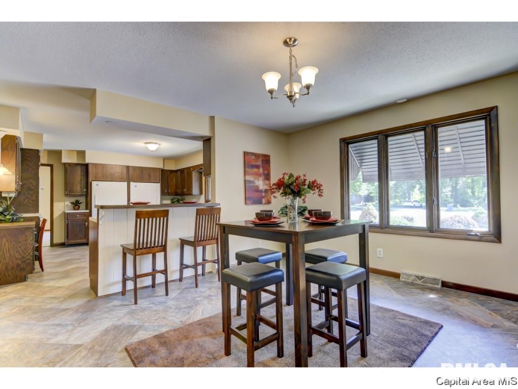 1 Columbine Lane Springfield, IL 62712 - Photo 7 of 30 Gallery Image 7