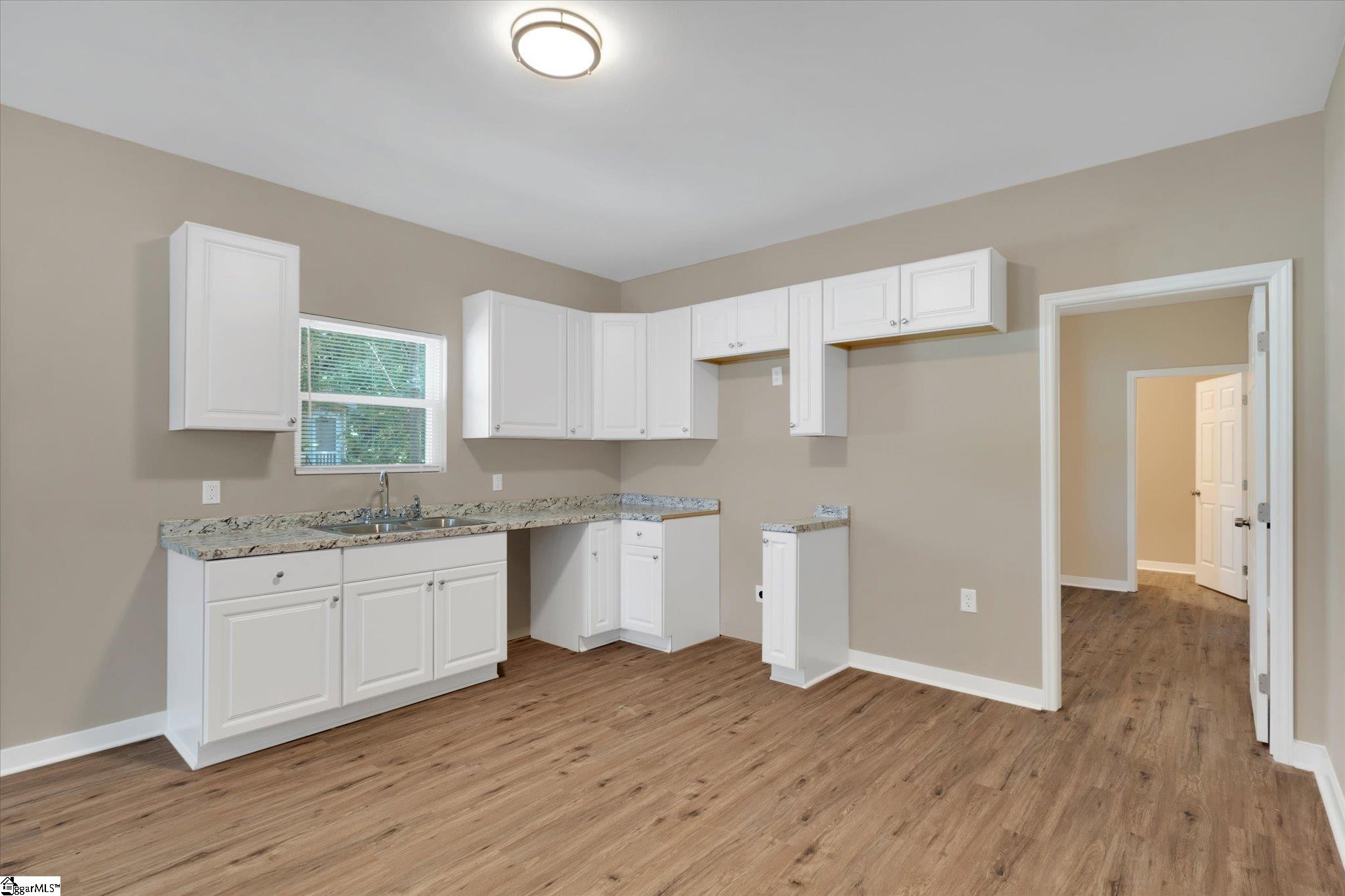 302 E Street Anderson, SC 29625 - Photo 3 of 29