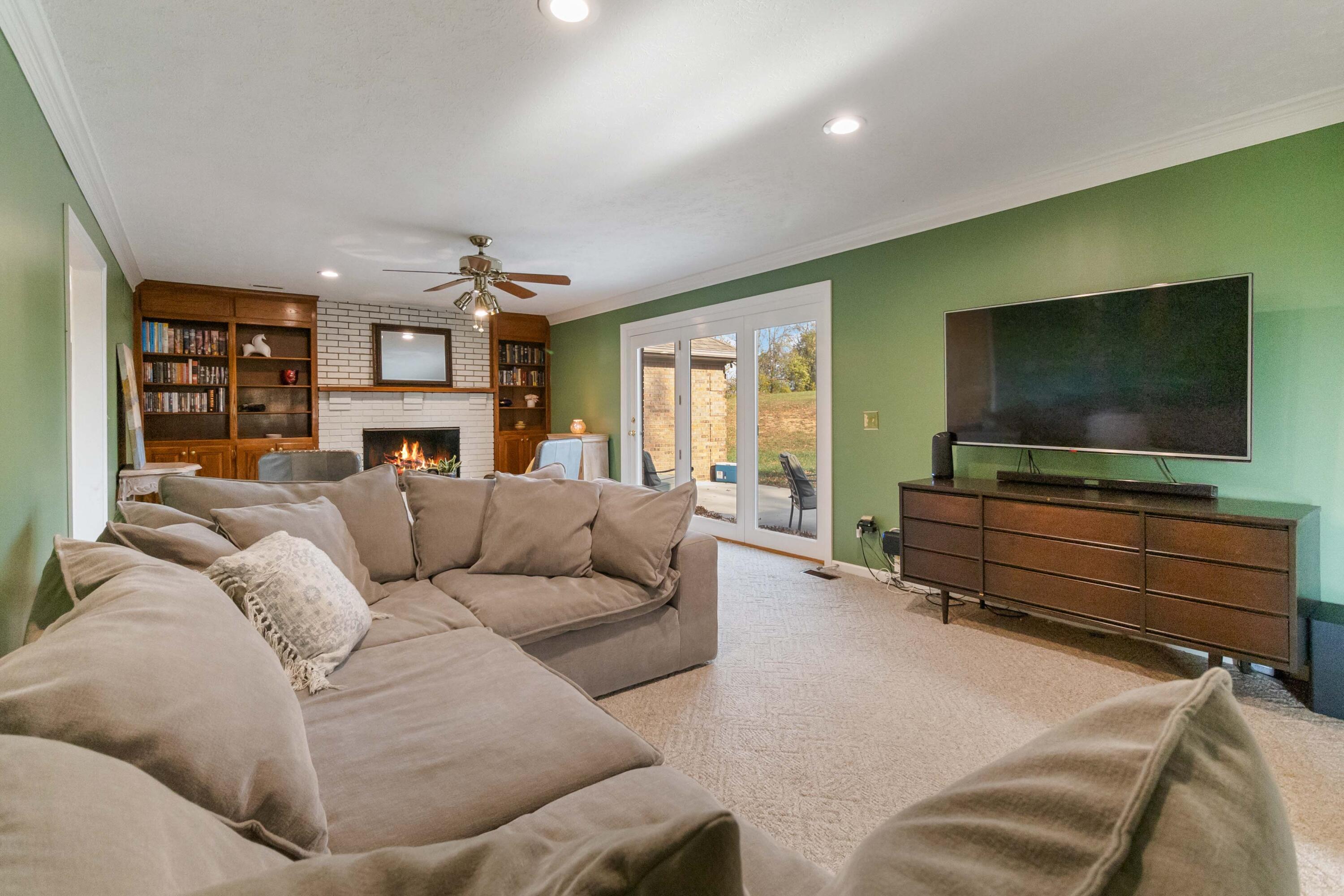 440 Flanagan Station Road Winchester, KY 40391 - Photo 6 of 62 012