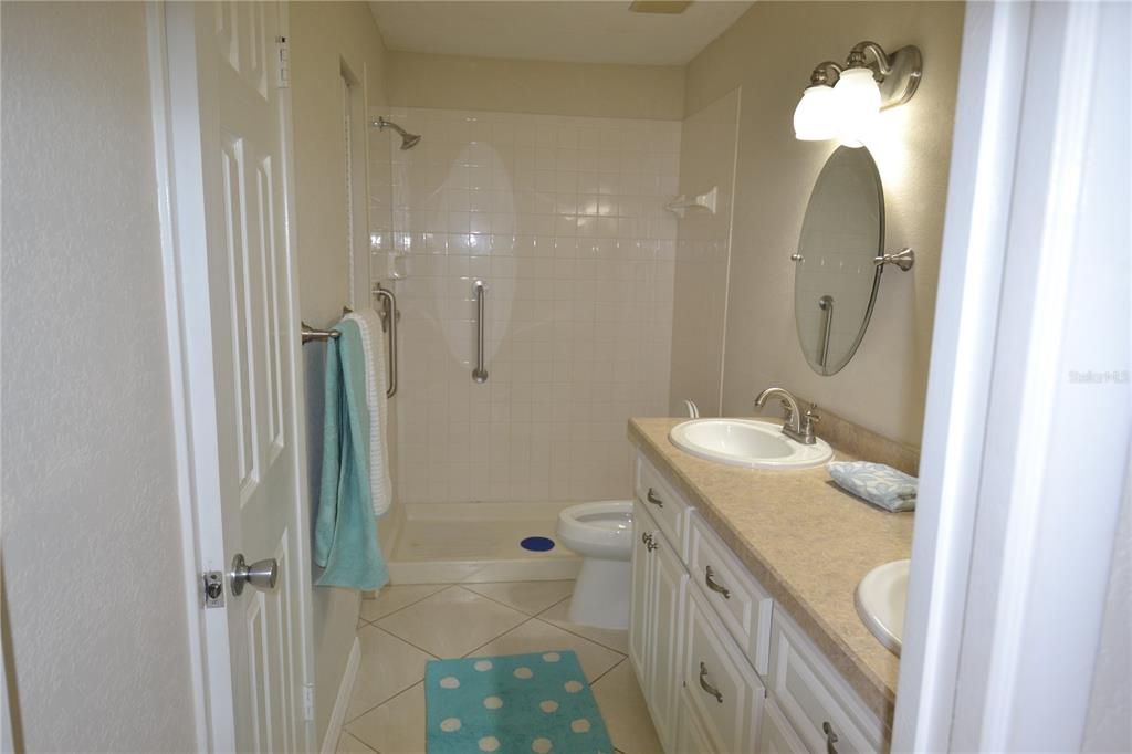 605 Lennox Road West Palm Harbor, FL 34683 - Photo 16 of 37
