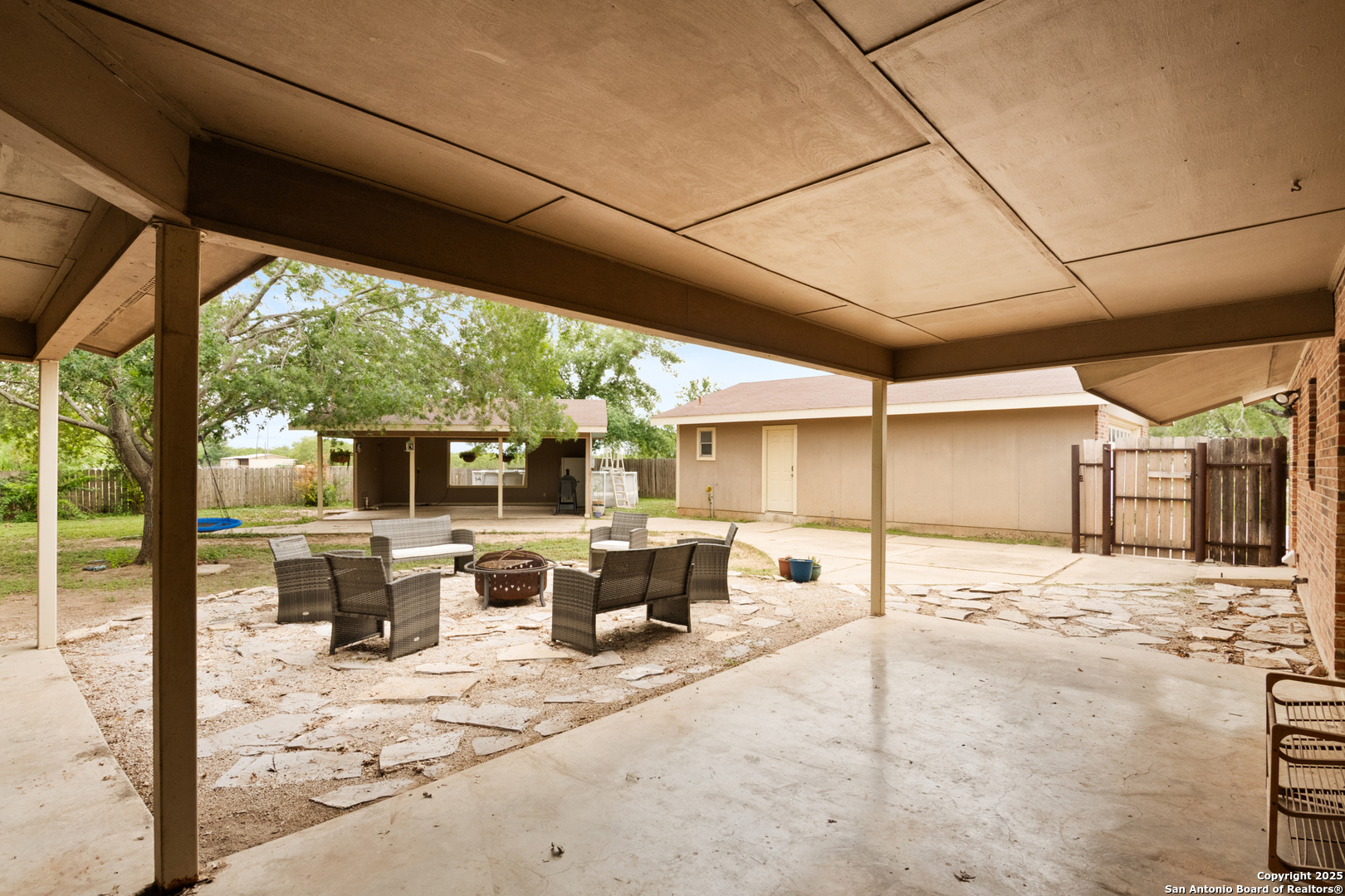 1373 County Road 373 Uvalde, TX 78801 - Photo 29 of 37