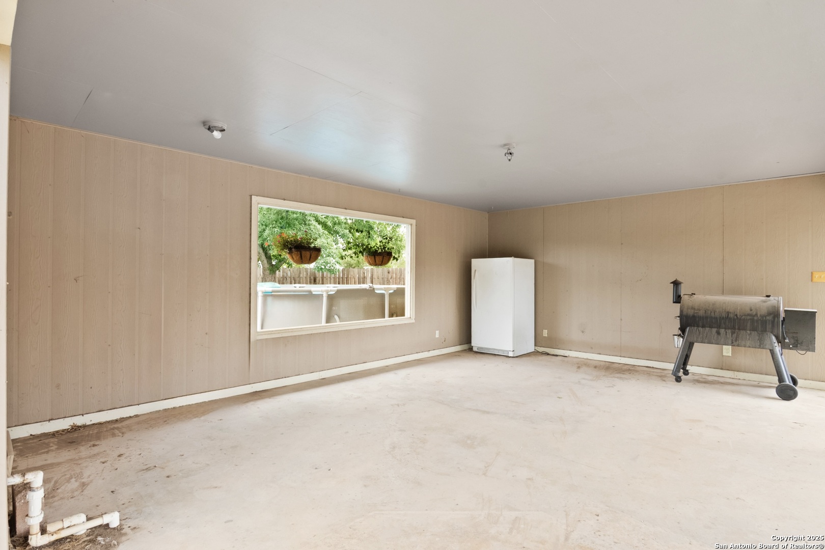 1373 County Road 373 Uvalde, TX 78801 - Photo 34 of 37