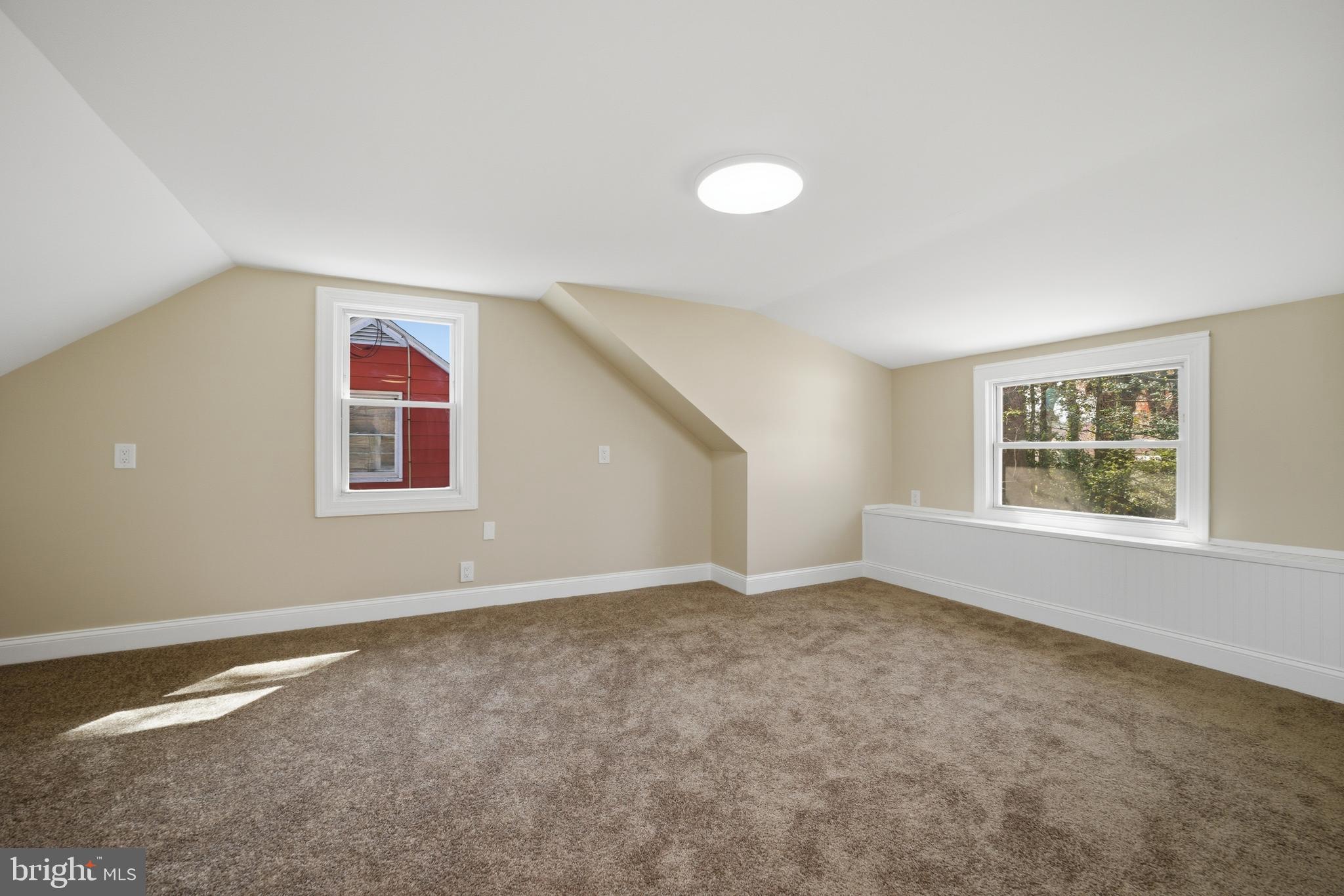 443 High Street Woodbury, NJ 08096 - Photo 24 of 28 an empty room with windows