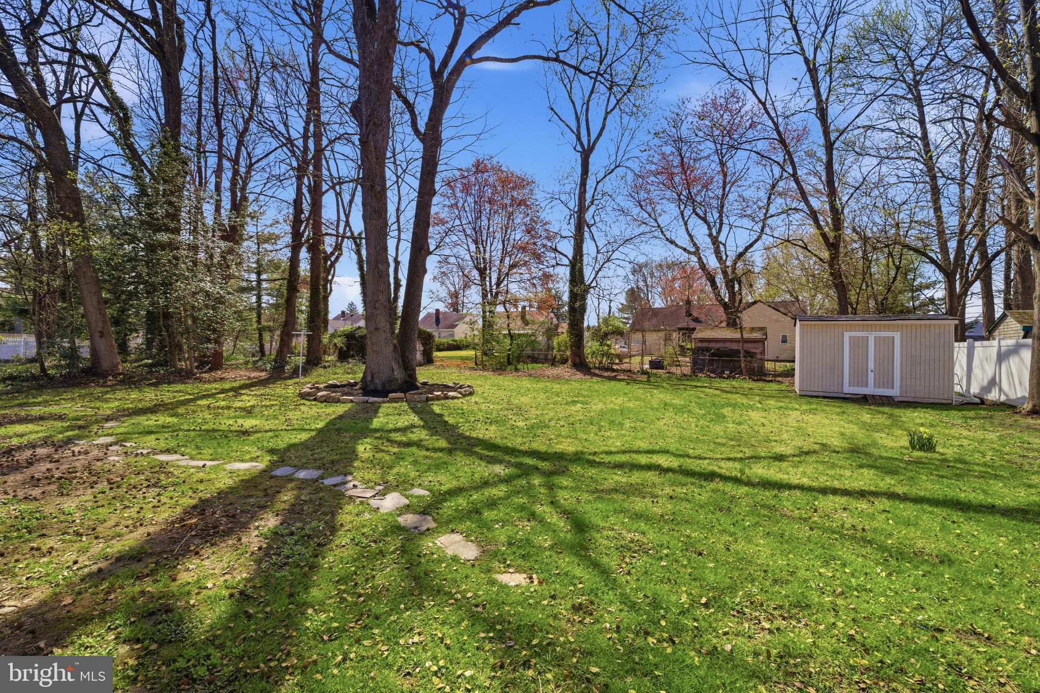 443 High Street Woodbury, NJ 08096 - Photo 27 of 28 a view of yard with green space