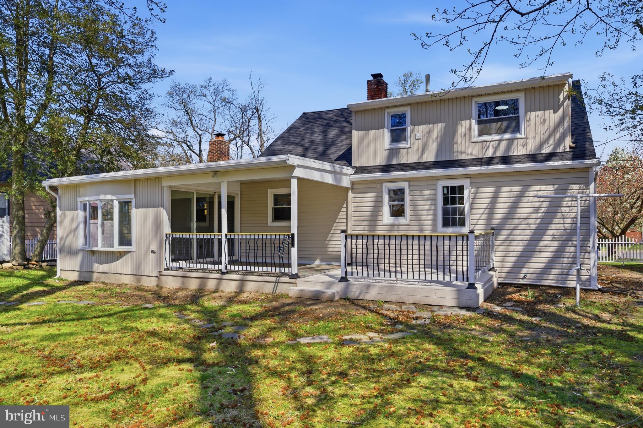 443 High Street Woodbury, NJ 08096 - Photo 28 of 28 front view of a house with a yard