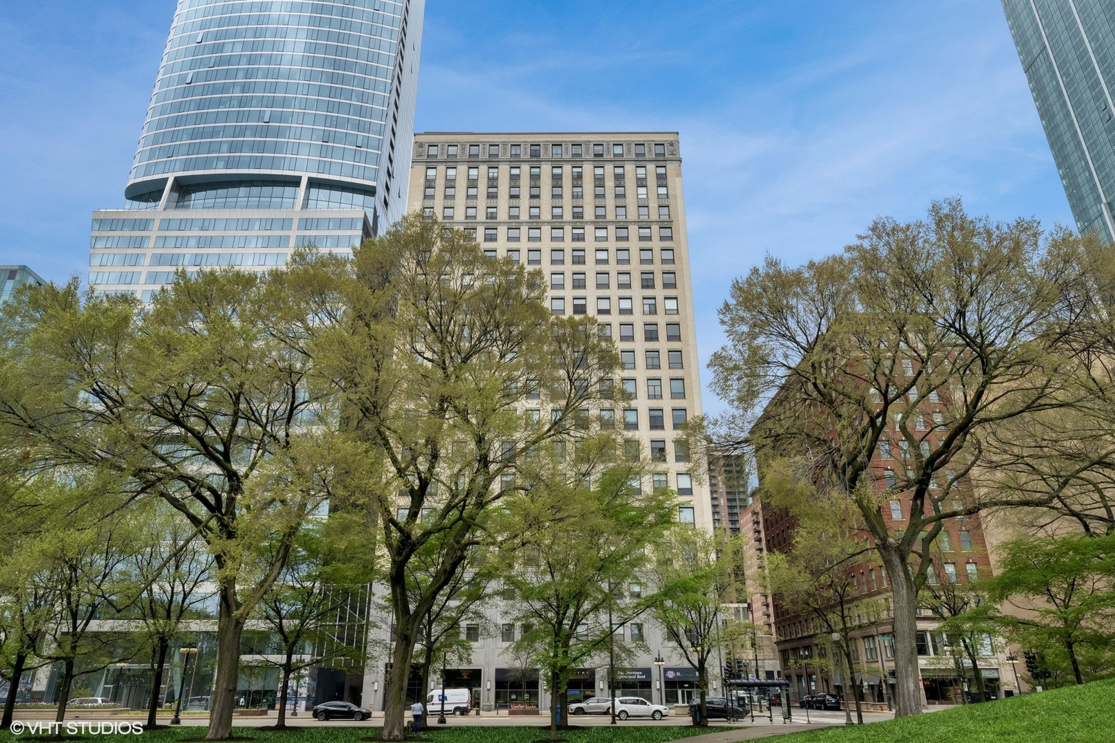 910 South Michigan Avenue, Unit 710 Chicago, IL 60605 - Photo 1 of 17 front view of a building