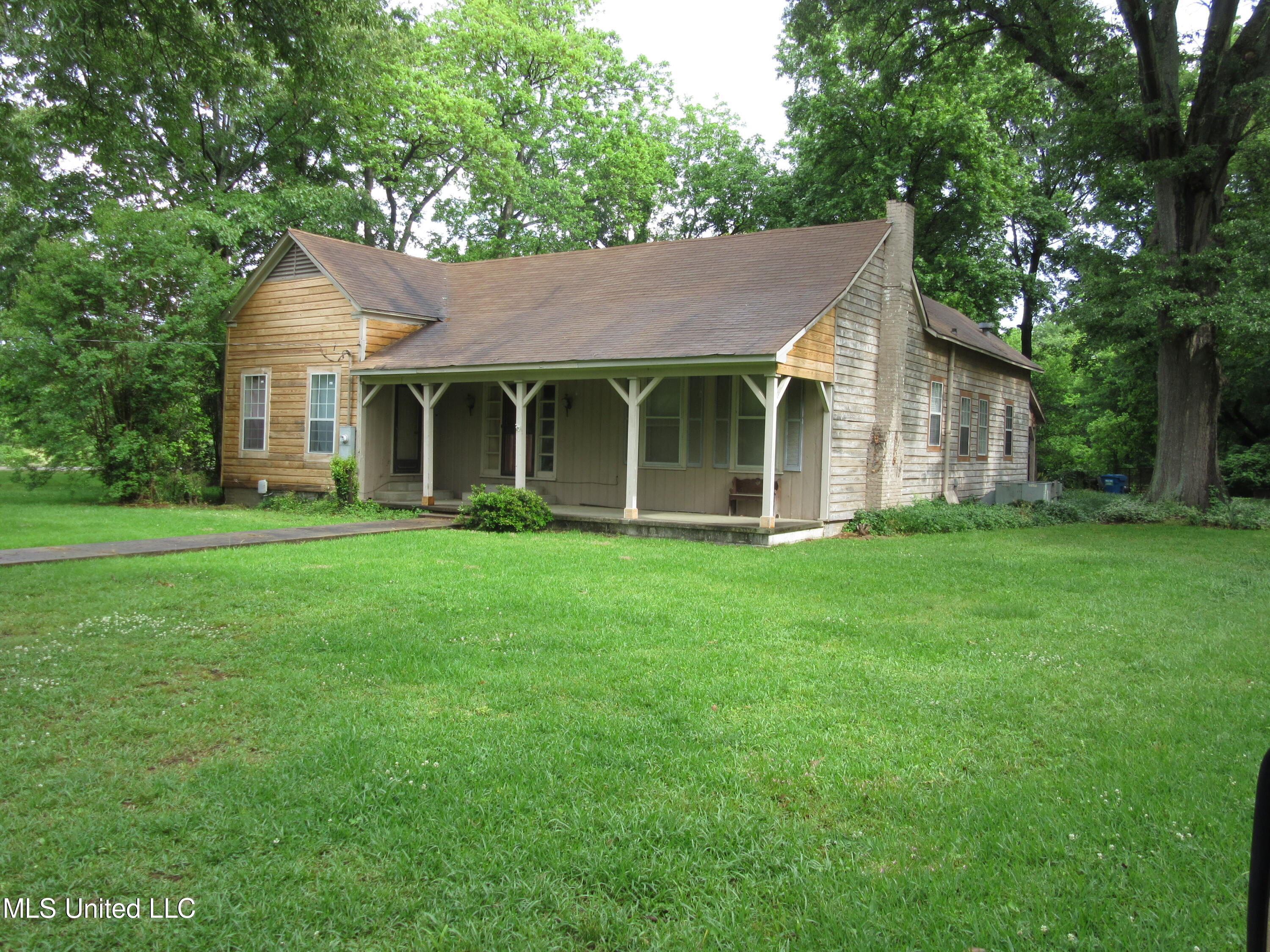 706 6th Street Inverness, MS 38753 - Photo 16 of 17 sideview