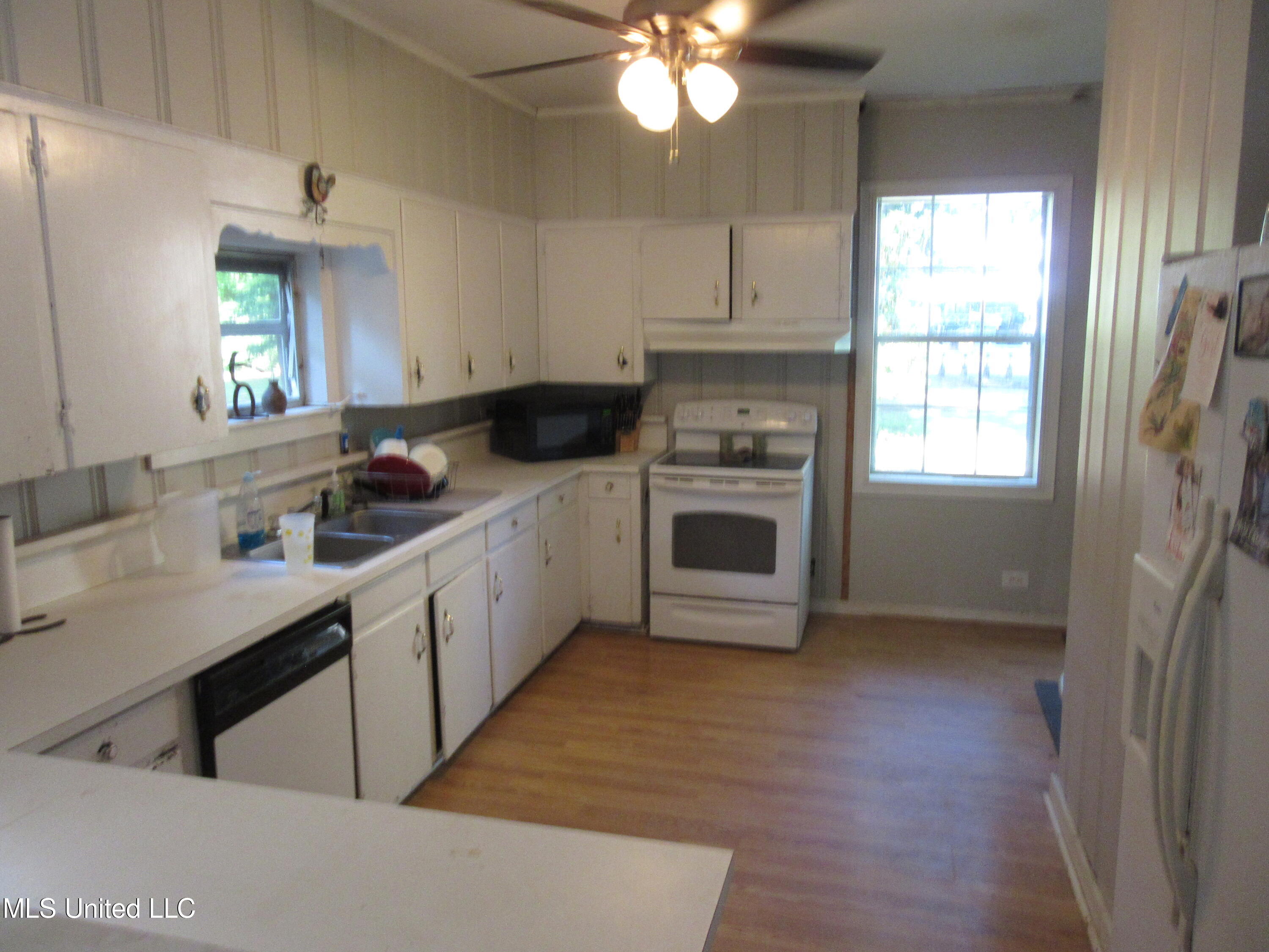 706 6th Street Inverness, MS 38753 - Photo 2 of 17 Kitchen