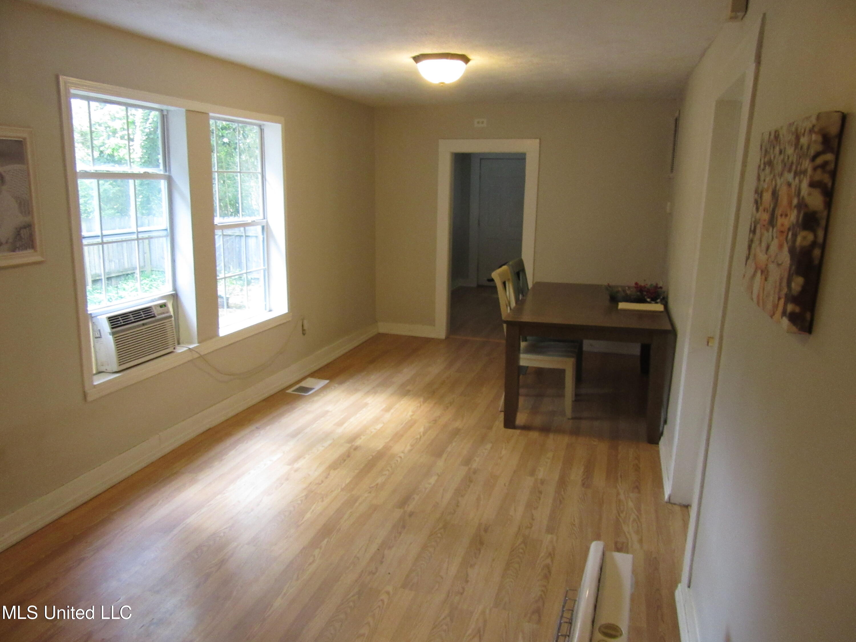 706 6th Street Inverness, MS 38753 - Photo 6 of 17 Hall view from living room