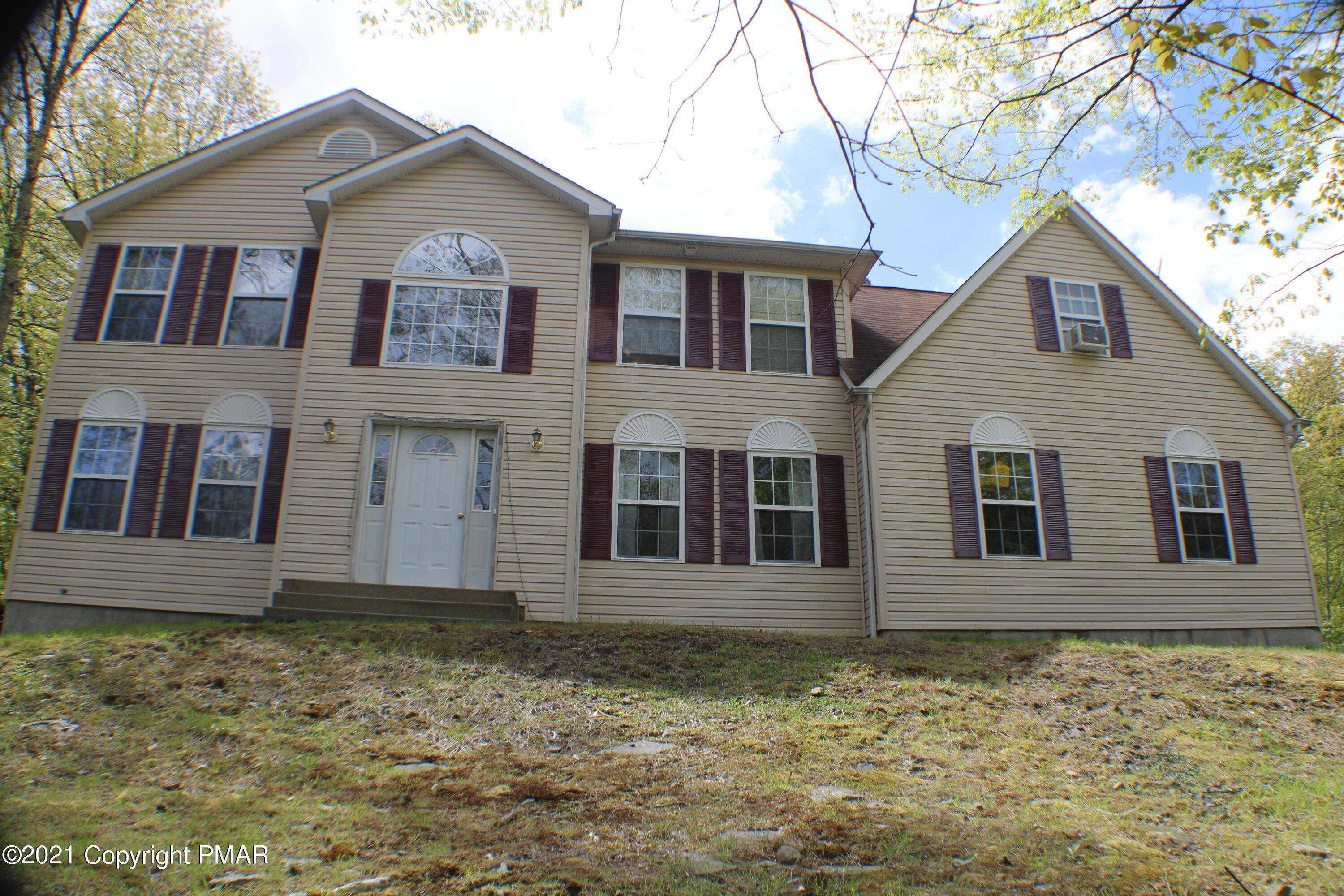 4405 East Pine Ridge Bushkill, PA 18324 - Photo 1 of 39 Street View