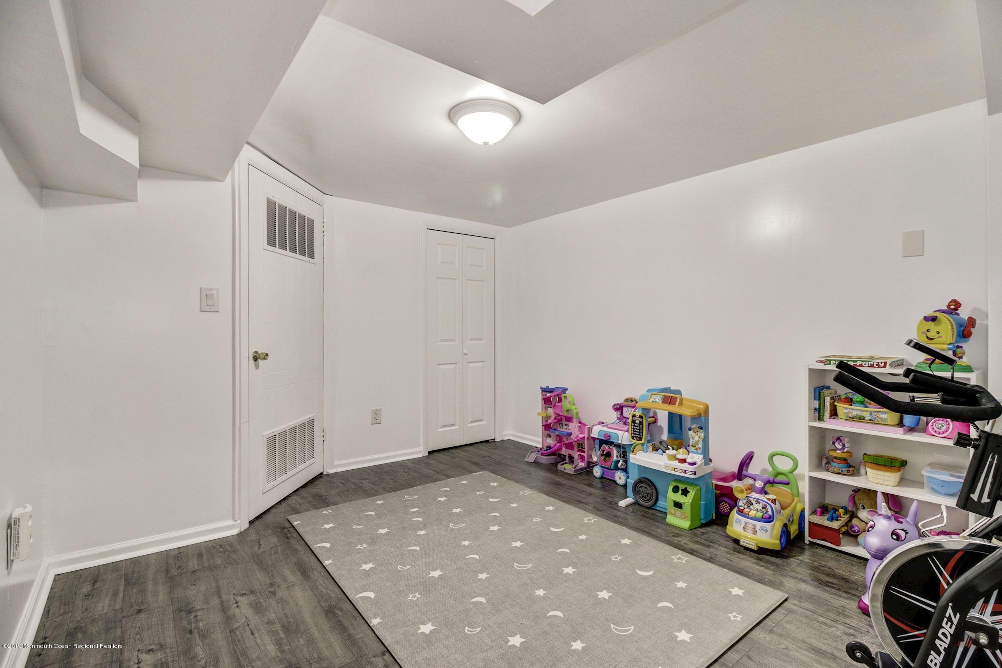 7 St Lawrence Way Marlboro, NJ 07746 - Photo 15 of 24 039_7_St_Lawrence_Way_278266_484182