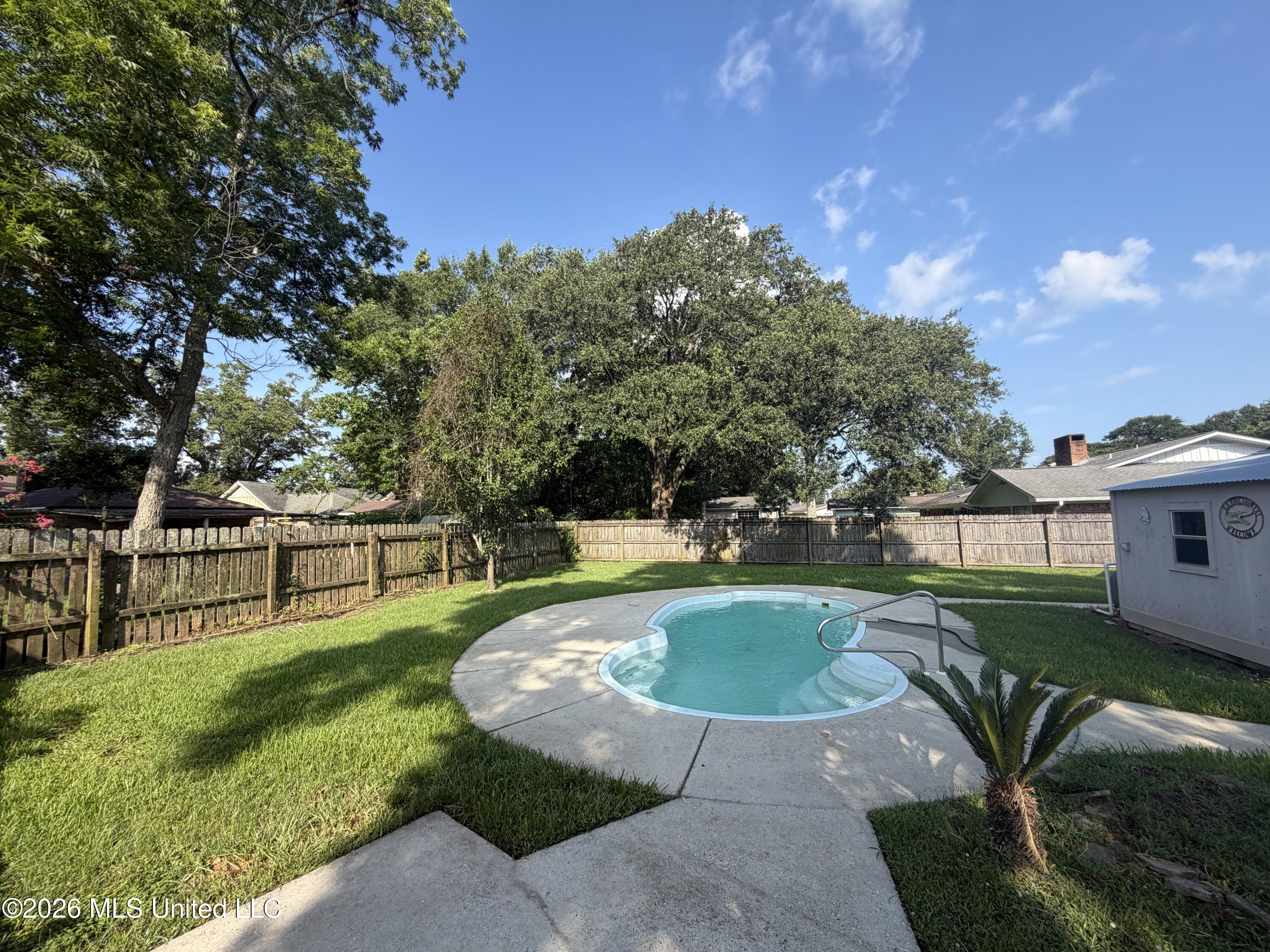 2421 Sunkist Country Club Road Biloxi, MS 39532 - Photo 6 of 36 IMG_2869