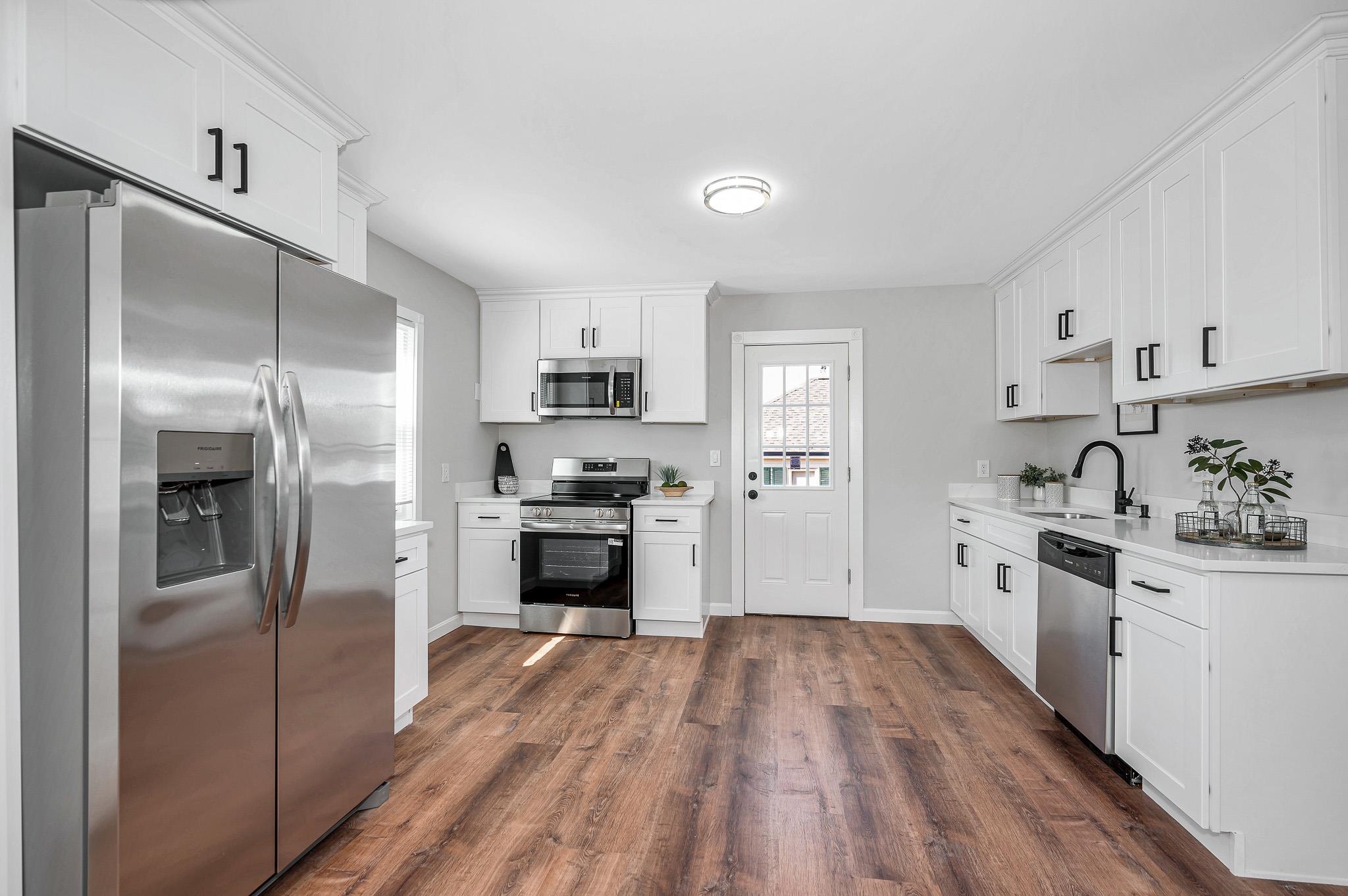 180 Melrose Street Manchester, NH 03109 - Photo 8 of 41