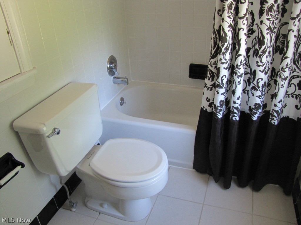 1160 Winston Road Cleveland, OH 44121 - Photo 17 of 24 Gallery Image 17