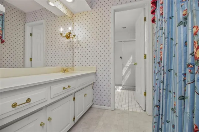 $374,900 | 420 Northeast Golfview Drive, Blue Springs, MO 64014