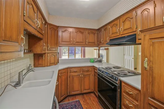 $374,900 | 420 Northeast Golfview Drive, Blue Springs, MO 64014